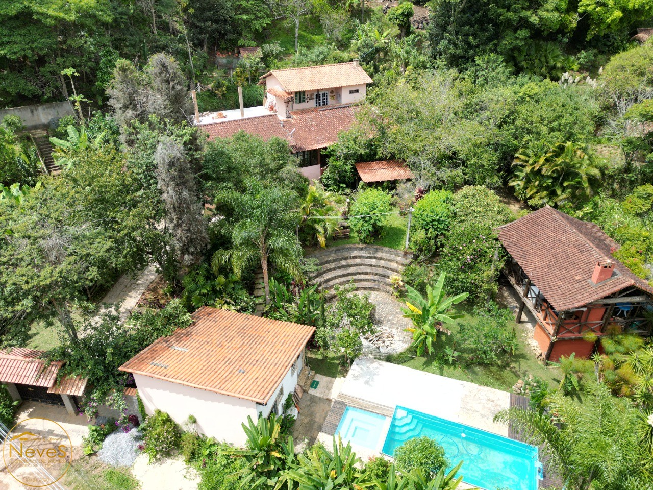 Sítio à venda com 4 quartos, 2179m² - Foto 1