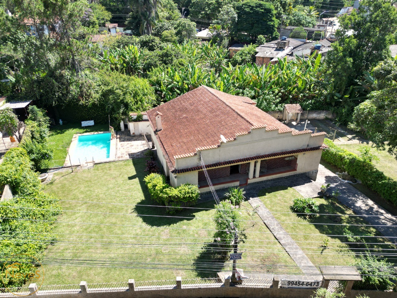 Casa à venda com 6 quartos, 2000m² - Foto 2