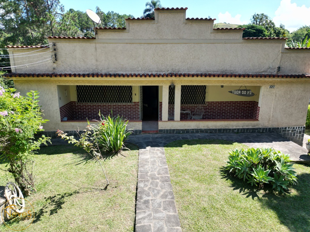 Casa à venda com 6 quartos, 2000m² - Foto 1