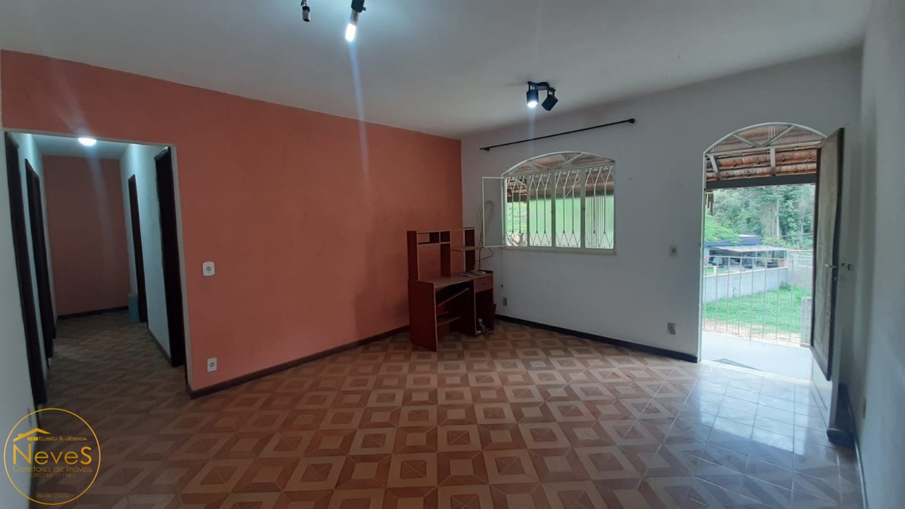 Casa à venda com 3 quartos, 744m² - Foto 2