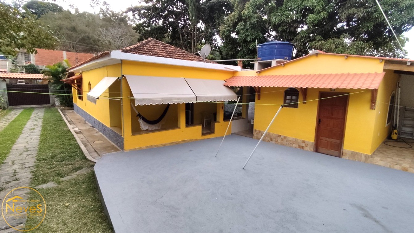 Casa à venda com 3 quartos, 600m² - Foto 1