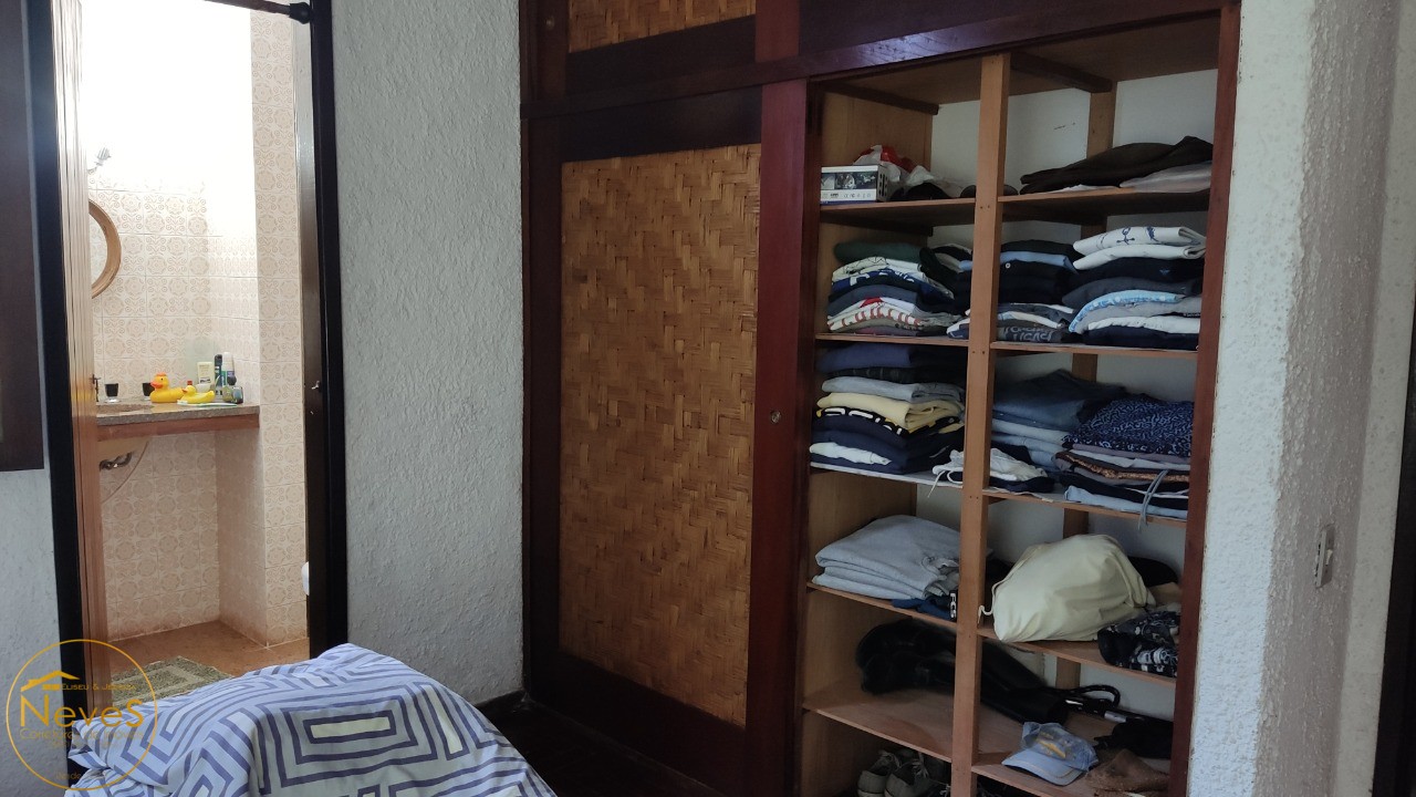 Casa à venda com 4 quartos, 2659m² - Foto 12