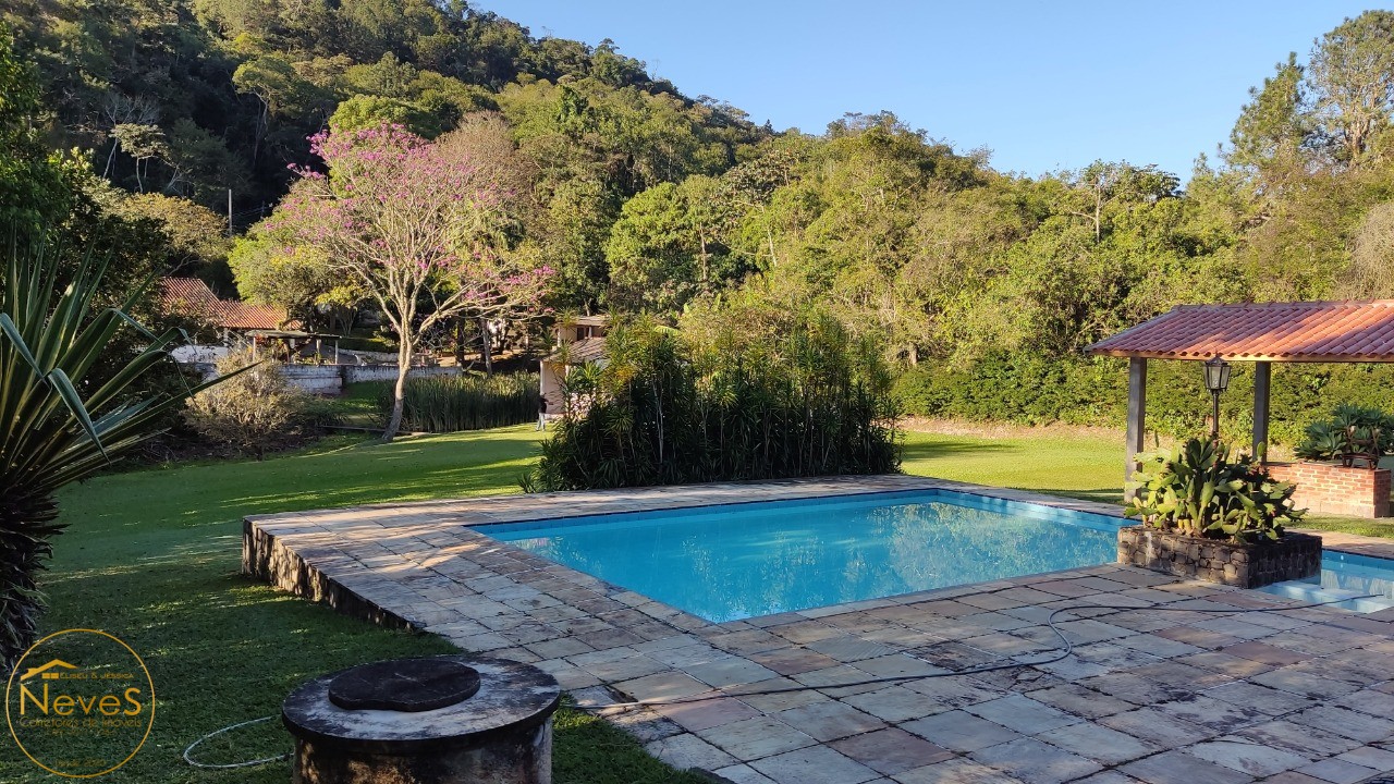 Casa à venda com 4 quartos, 2659m² - Foto 4