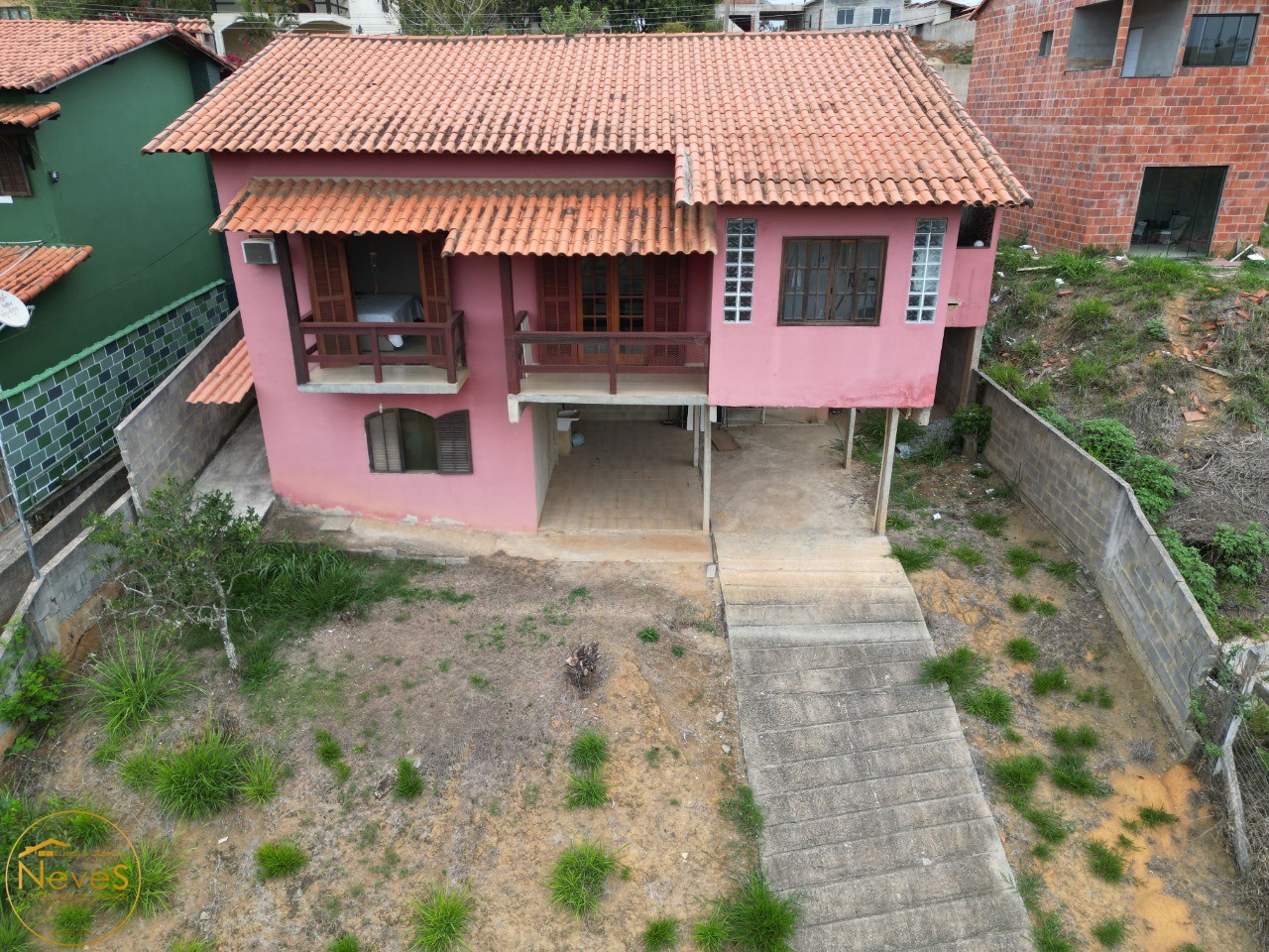 Casa à venda com 3 quartos, 664m² - Foto 1