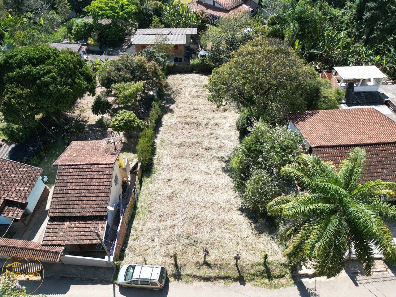 Terreno à venda, 705m² - Foto 1