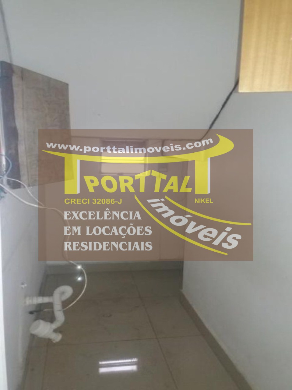 Casa Comercial para alugar com 5 quartos, 200m² - Foto 9