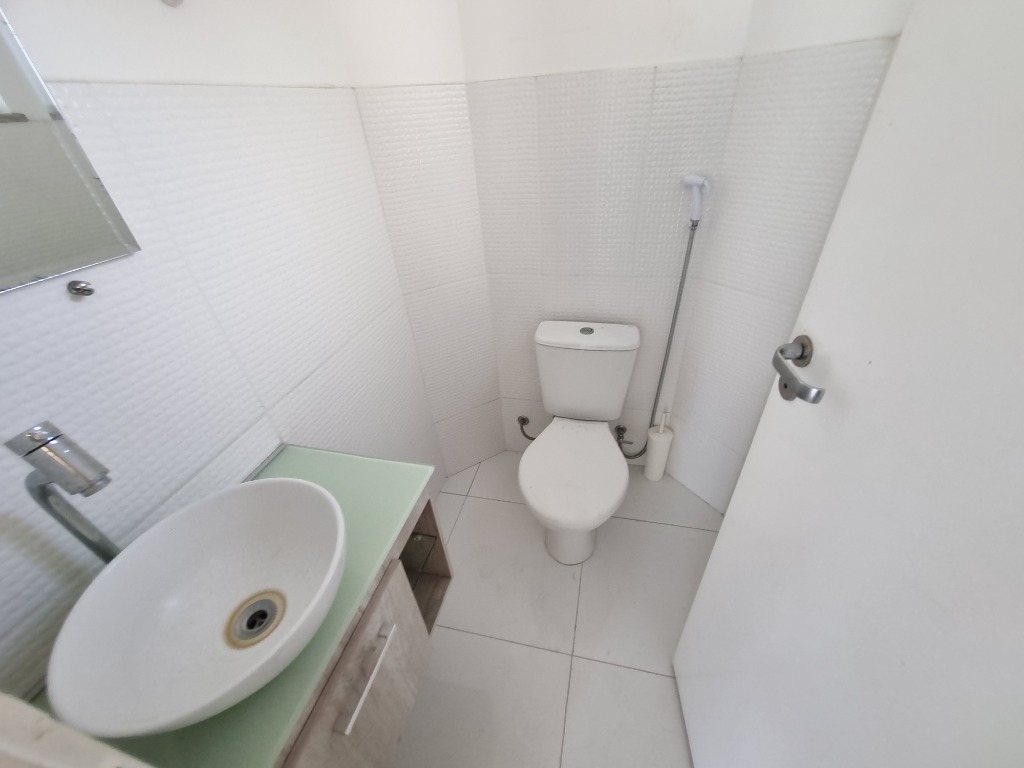 Casa à venda com 2 quartos, 65m² - Foto 12