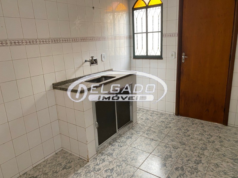 Casa para alugar com 2 quartos, 50m² - Foto 12