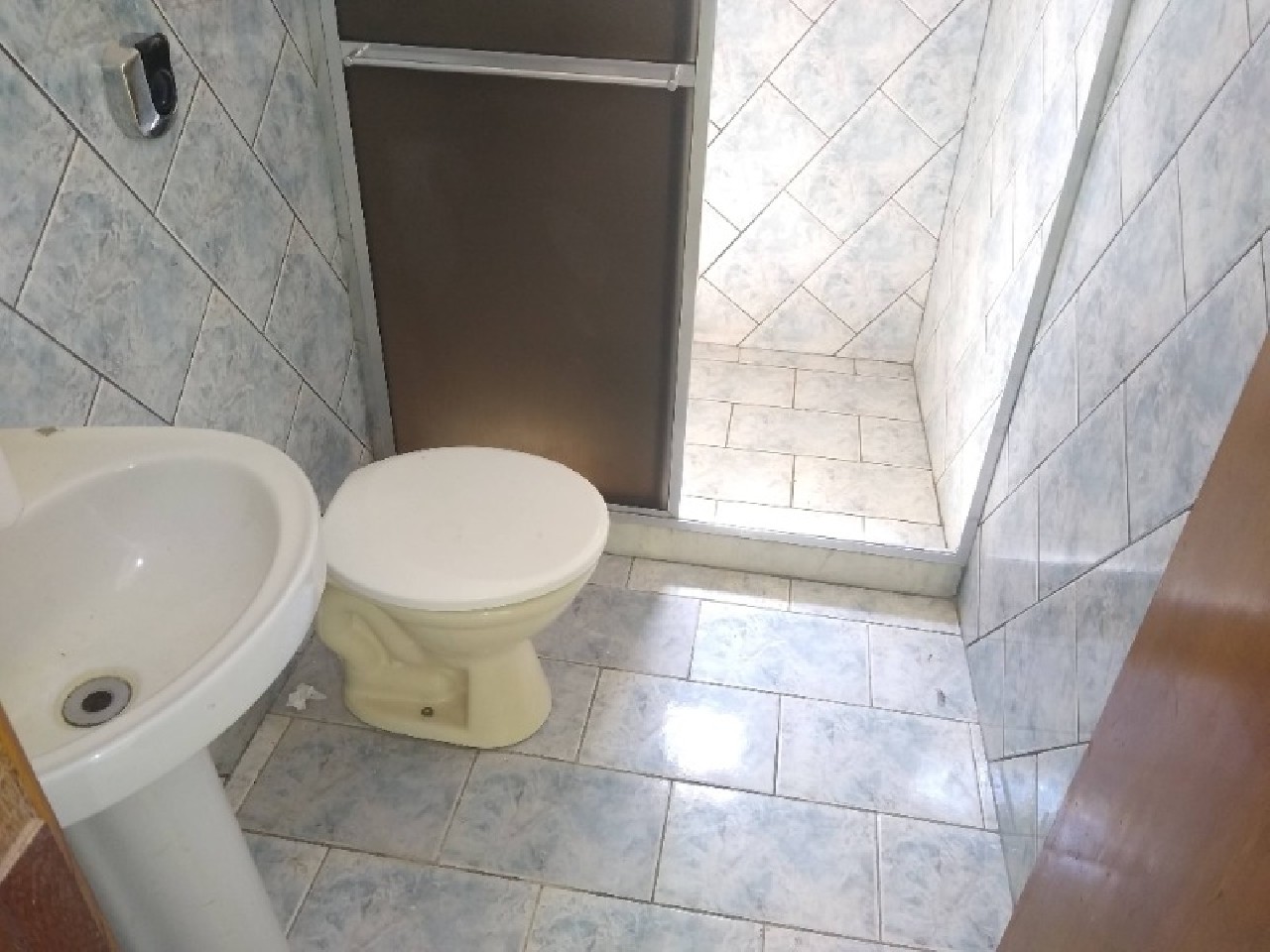 Casa para alugar com 2 quartos, 95m² - Foto 17