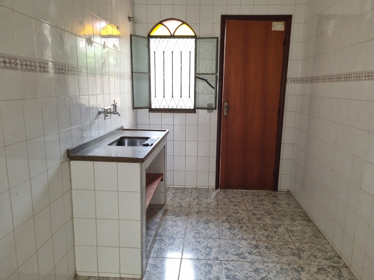 Casa para alugar com 2 quartos, 50m² - Foto 17