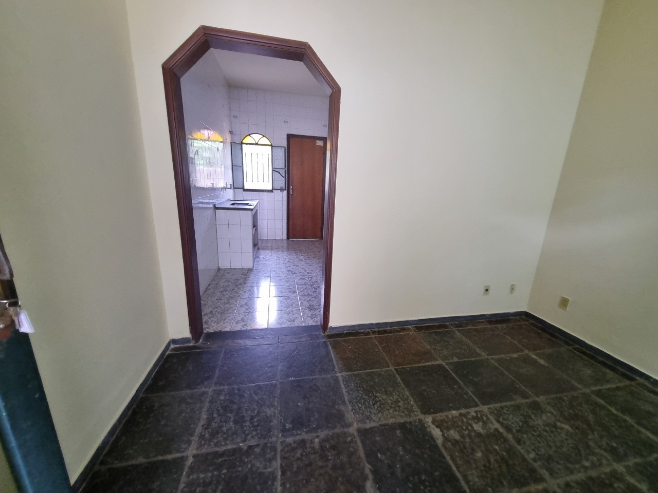 Casa para alugar com 2 quartos, 50m² - Foto 5