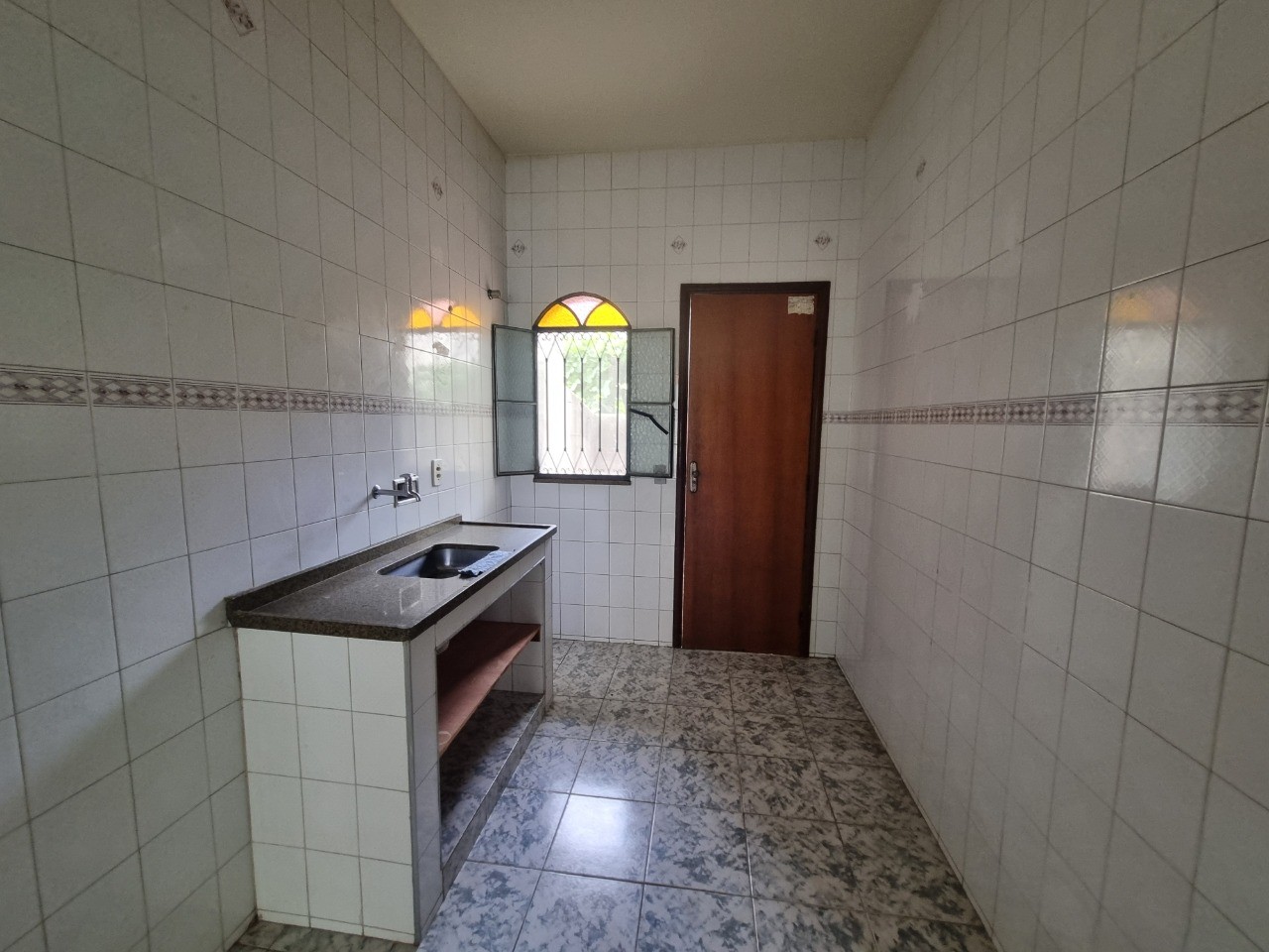 Casa para alugar com 2 quartos, 50m² - Foto 18