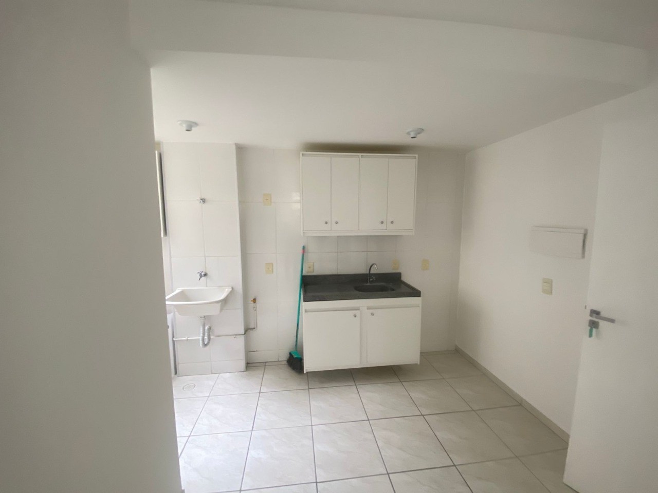 Apartamento para alugar com 2 quartos, 50m² - Foto 9