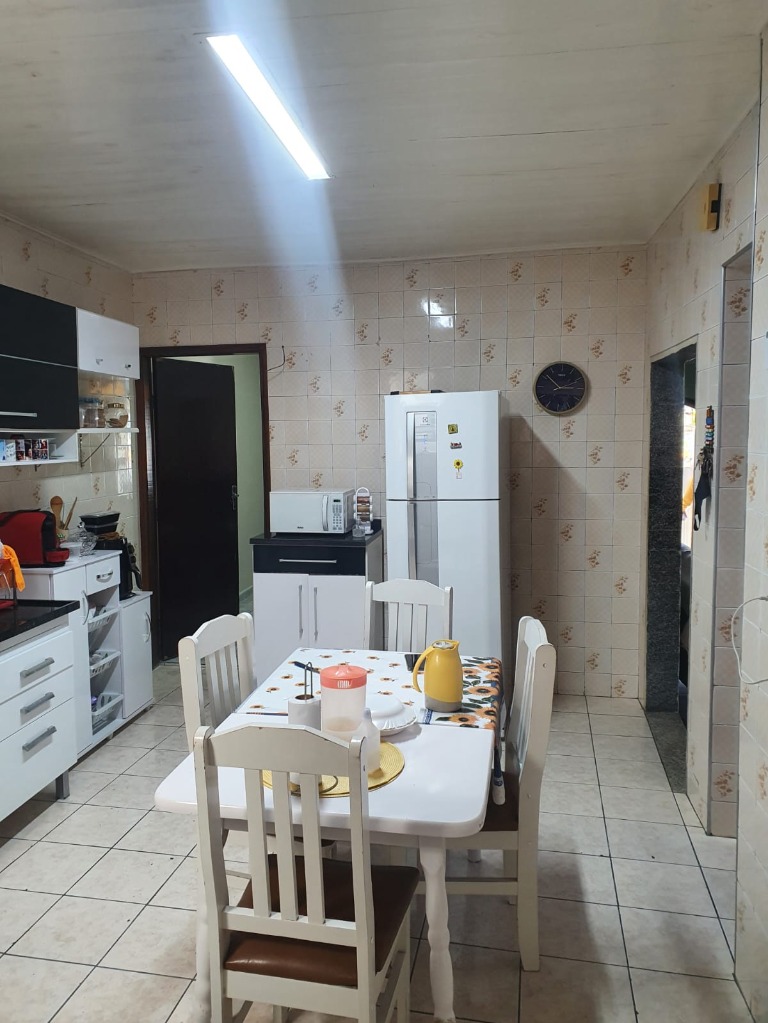 Casa à venda com 2 quartos, 200m² - Foto 8