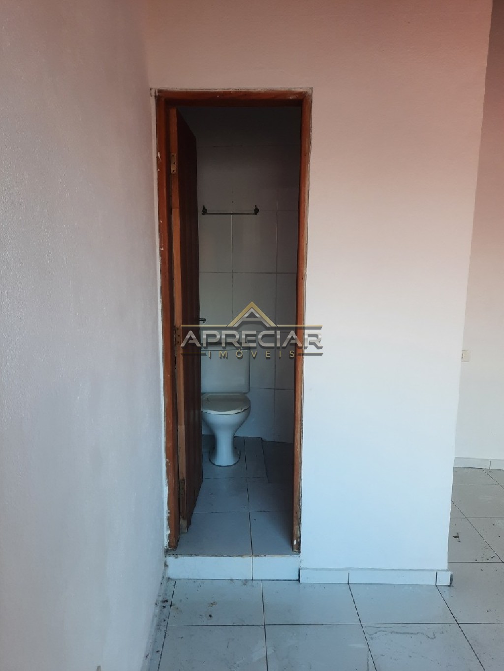 Casa à venda com 3 quartos, 240m² - Foto 2