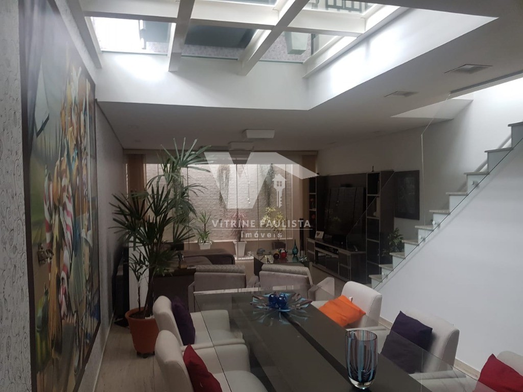 Casa à venda com 2 quartos, 220m² - Foto 1