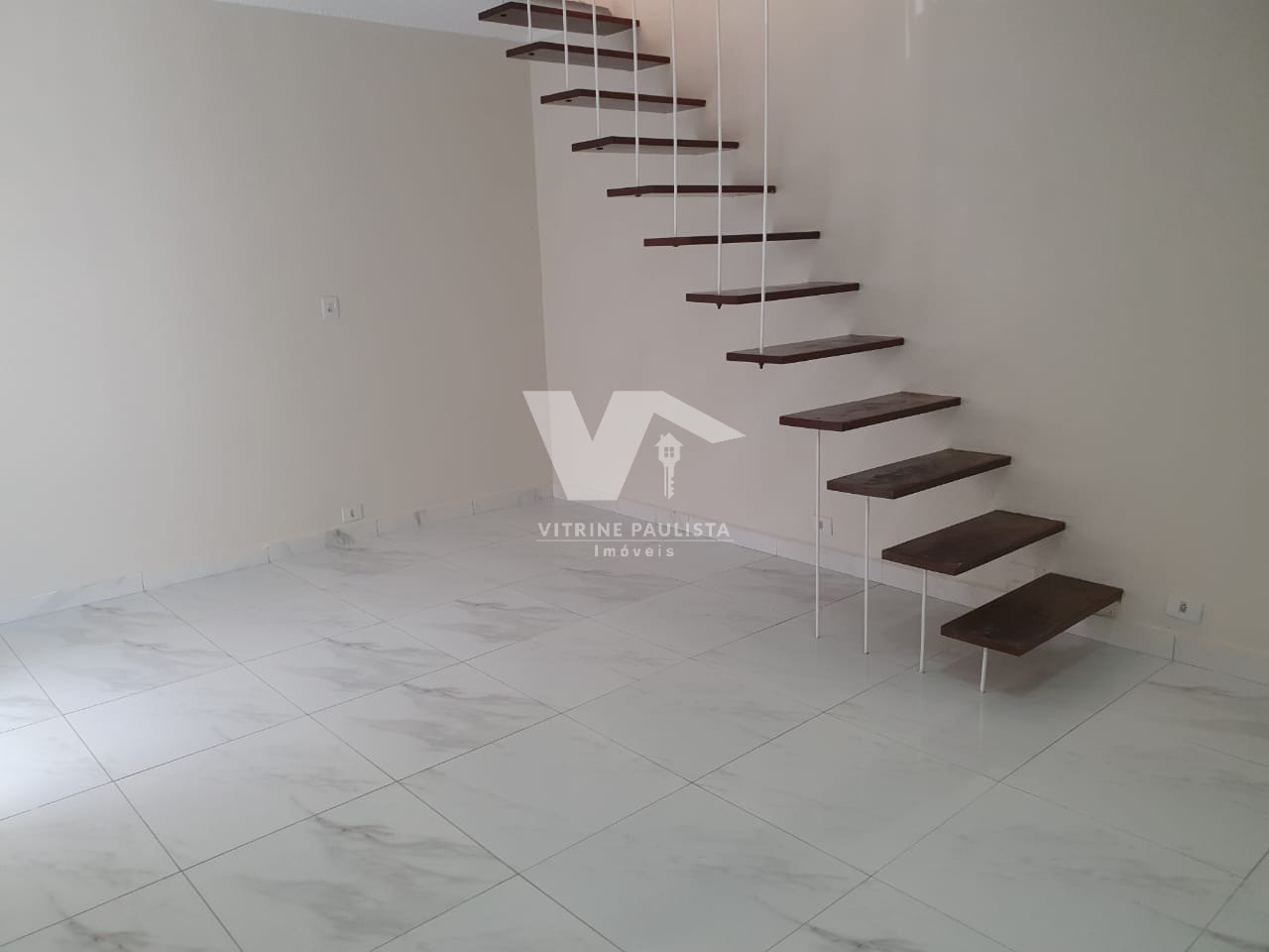 Casa à venda com 2 quartos, 105m² - Foto 2