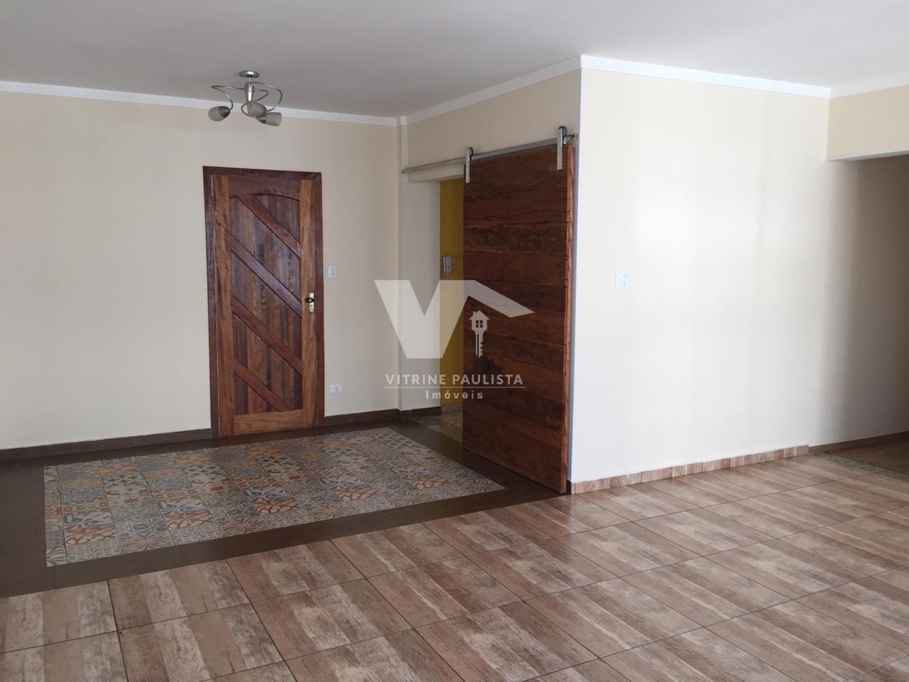 Apartamento à venda com 3 quartos, 135m² - Foto 2