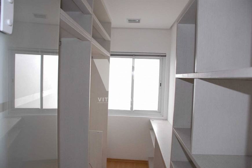 Casa à venda com 3 quartos, 335m² - Foto 9