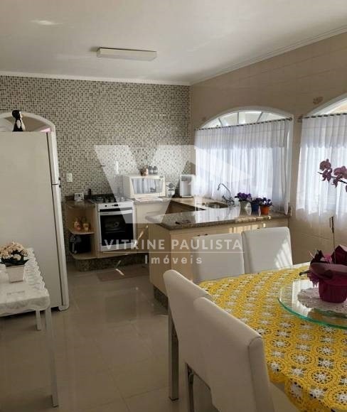 Casa à venda com 3 quartos, 204m² - Foto 6