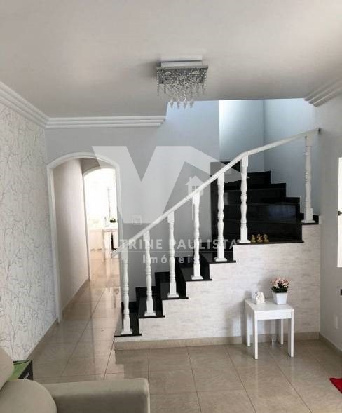 Casa à venda com 3 quartos, 204m² - Foto 2