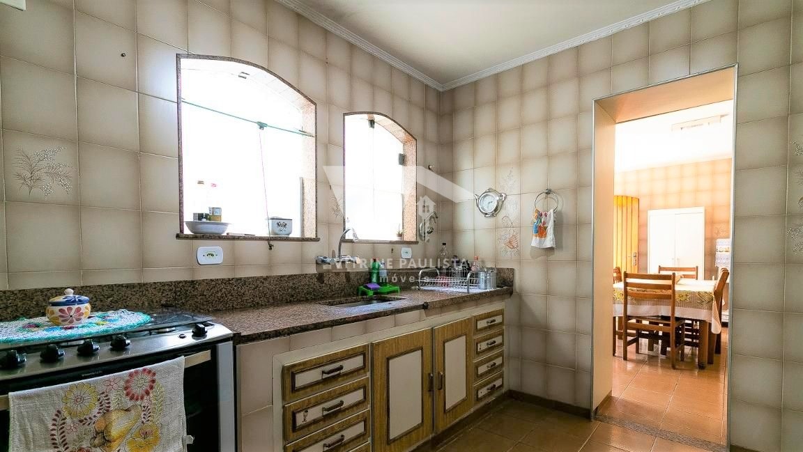 Casa à venda com 5 quartos, 182m² - Foto 8