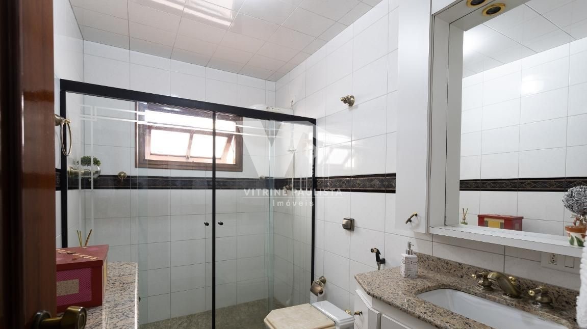 Casa à venda com 4 quartos, 250m² - Foto 25