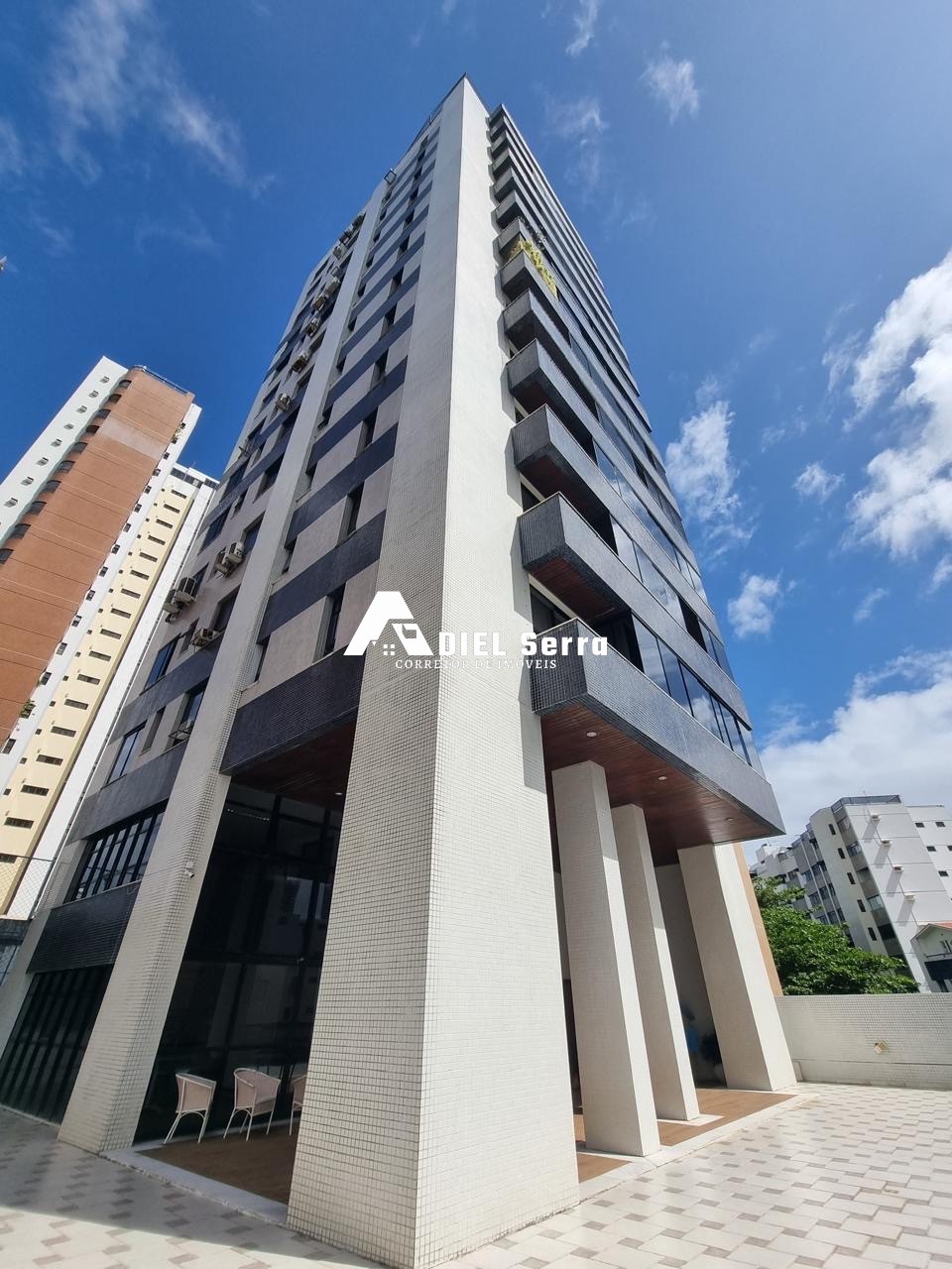 Apartamento - Caminho das árvores
