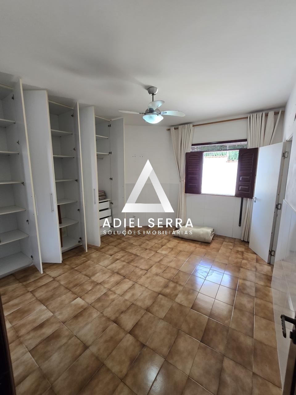 Sala Comercial  - Caminho das árvores
