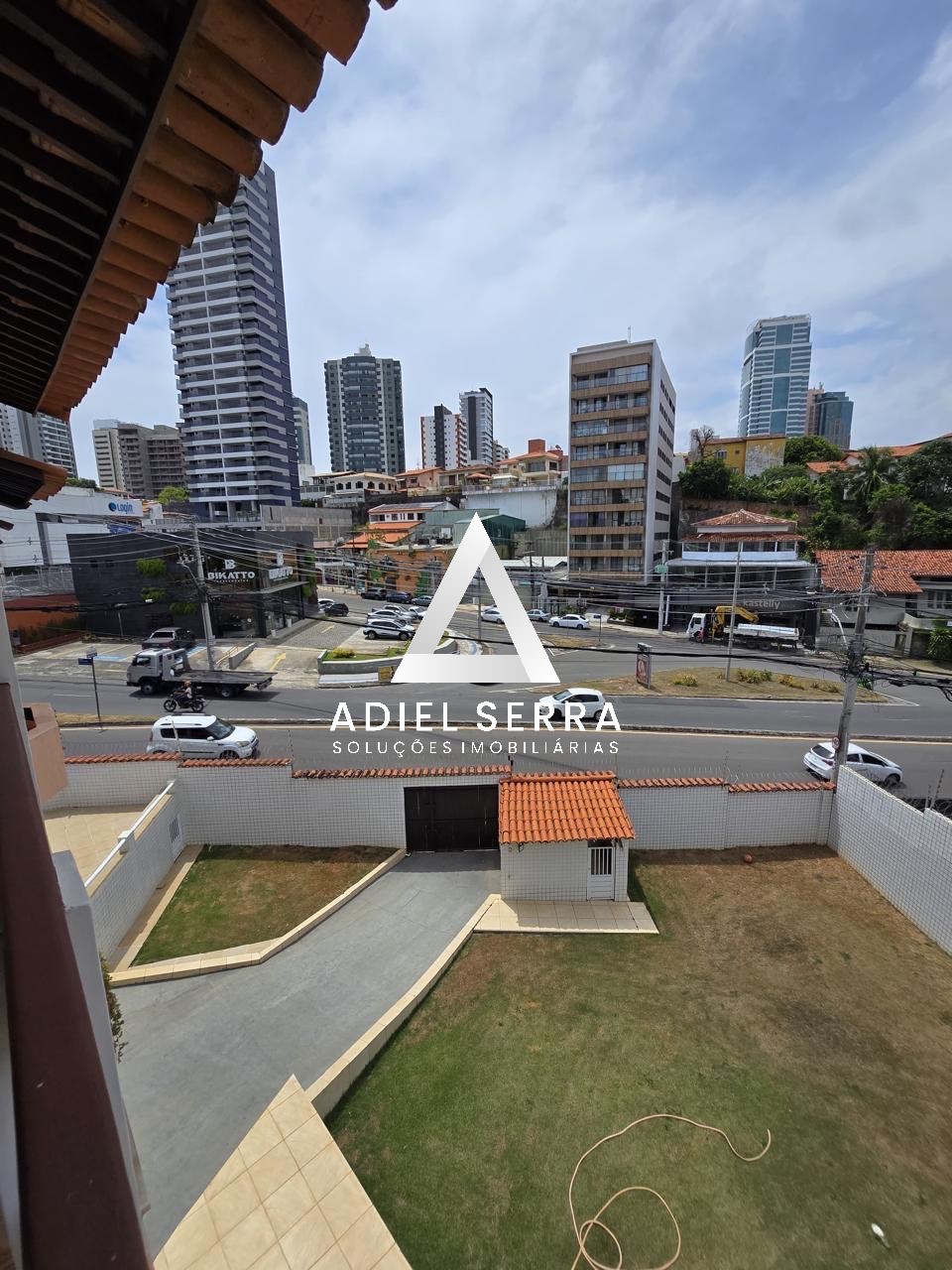Sala Comercial  - Caminho das árvores