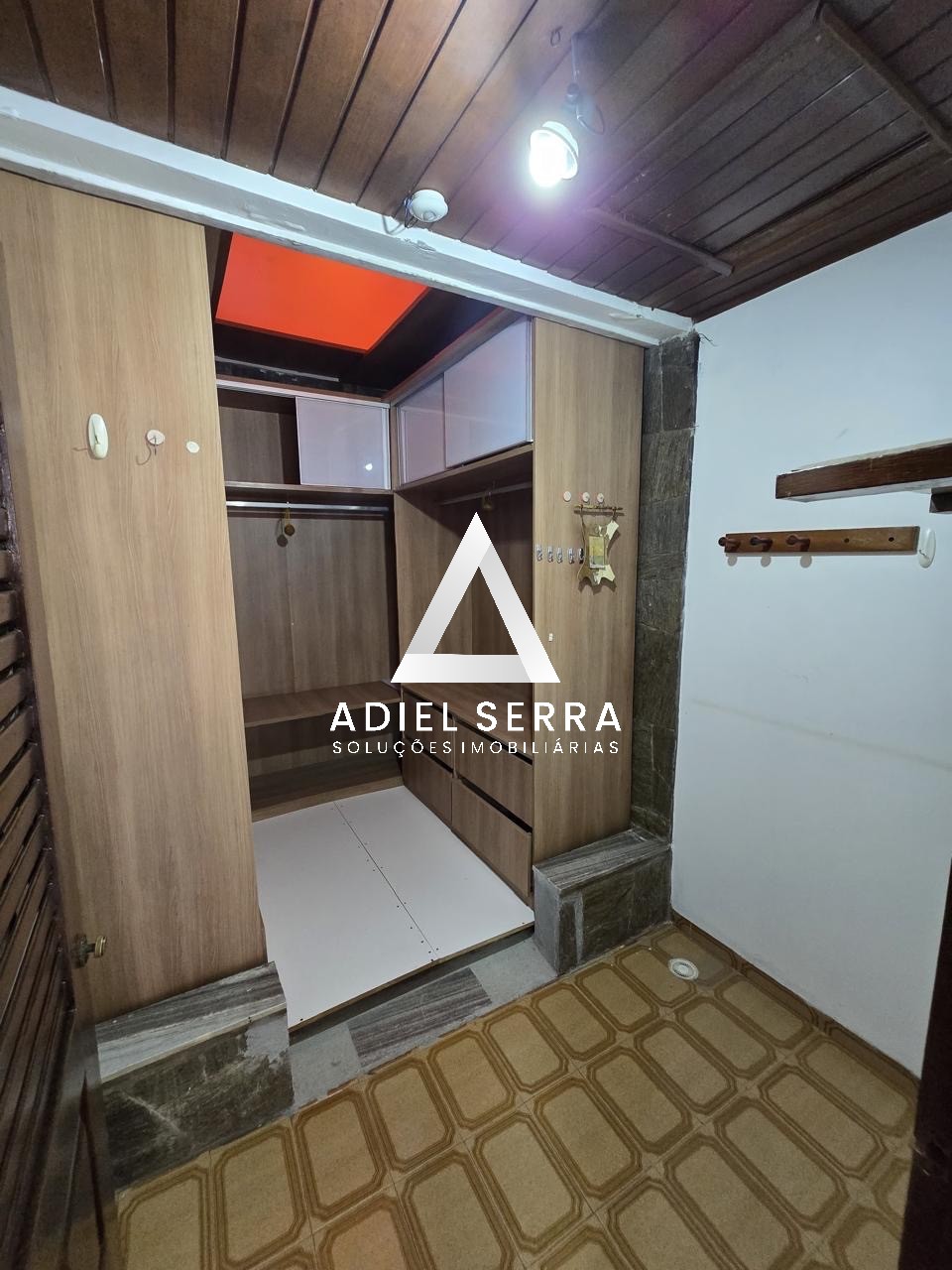 Sala Comercial  - Caminho das árvores
