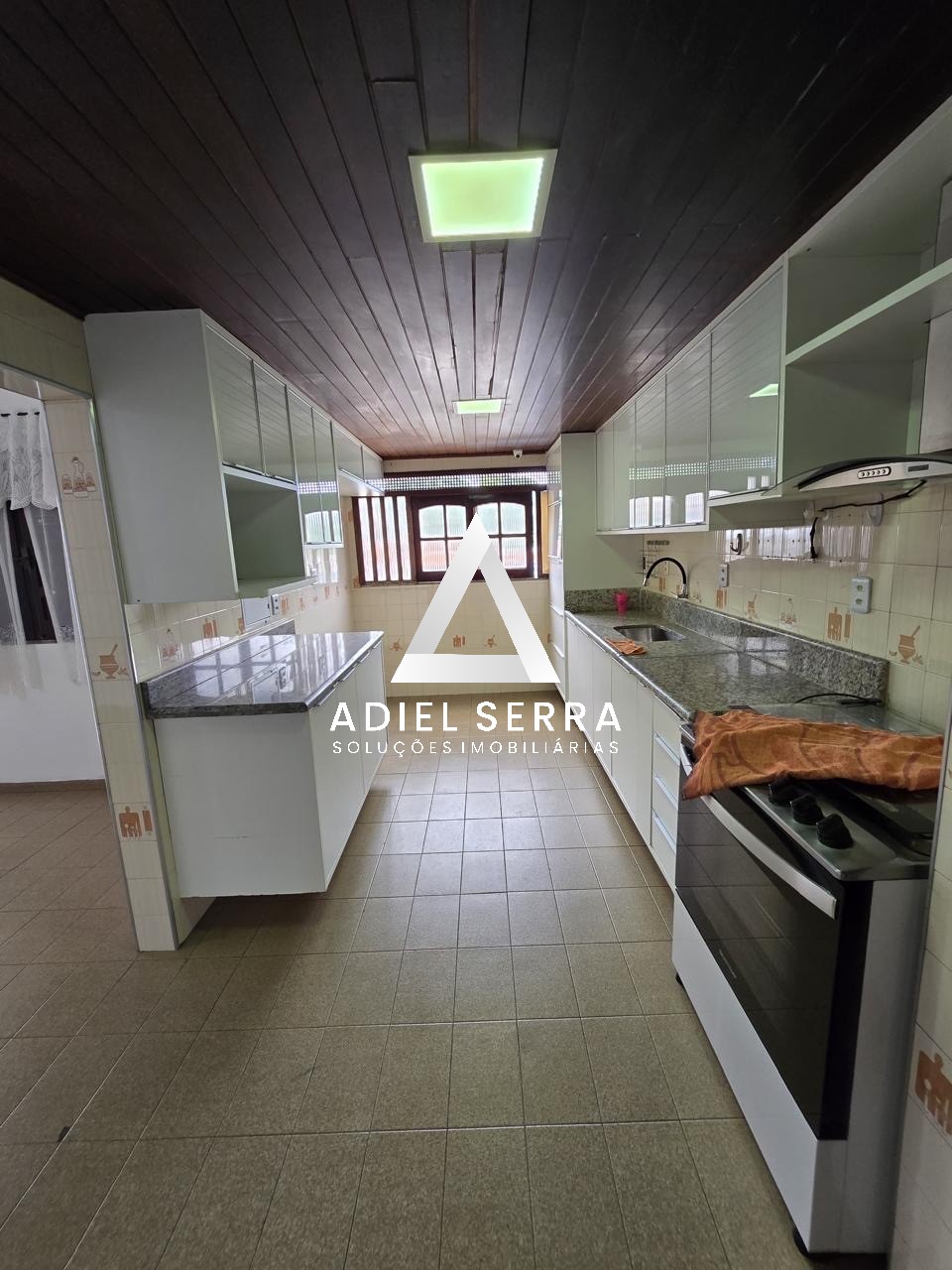 Sala Comercial  - Caminho das árvores
