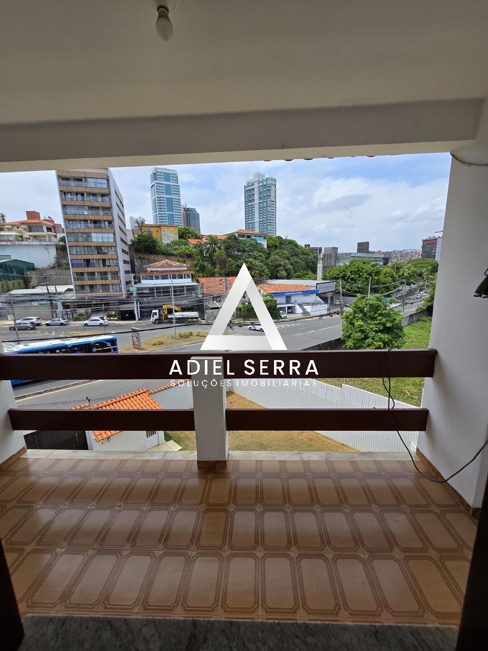 Sala Comercial  - Caminho das árvores