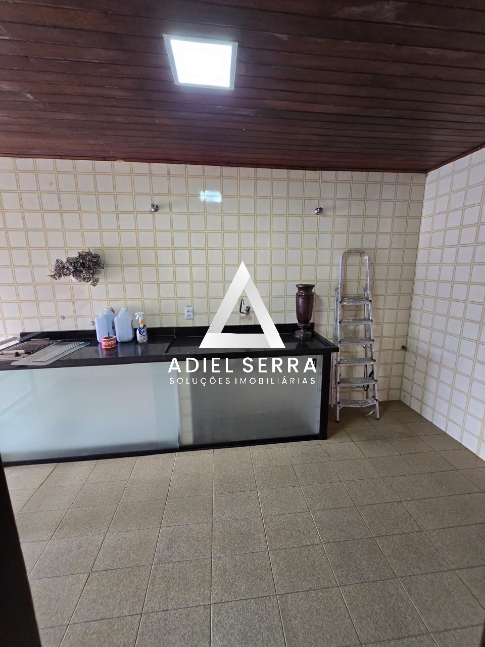 Sala Comercial  - Caminho das árvores