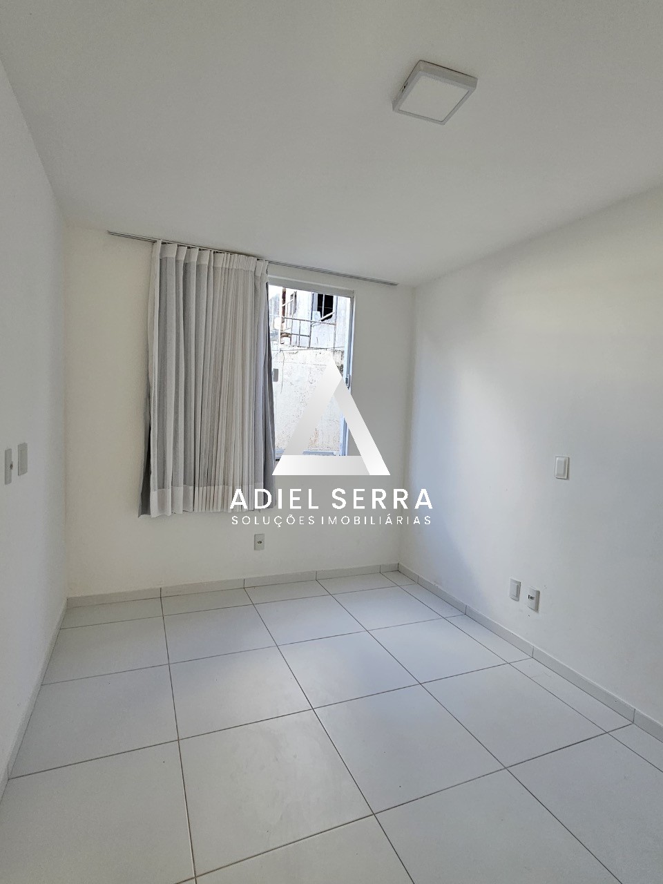 Apartamento - Buraquinho