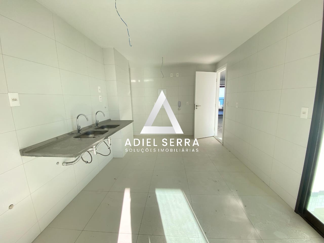 Apartamento - Caminho das árvores