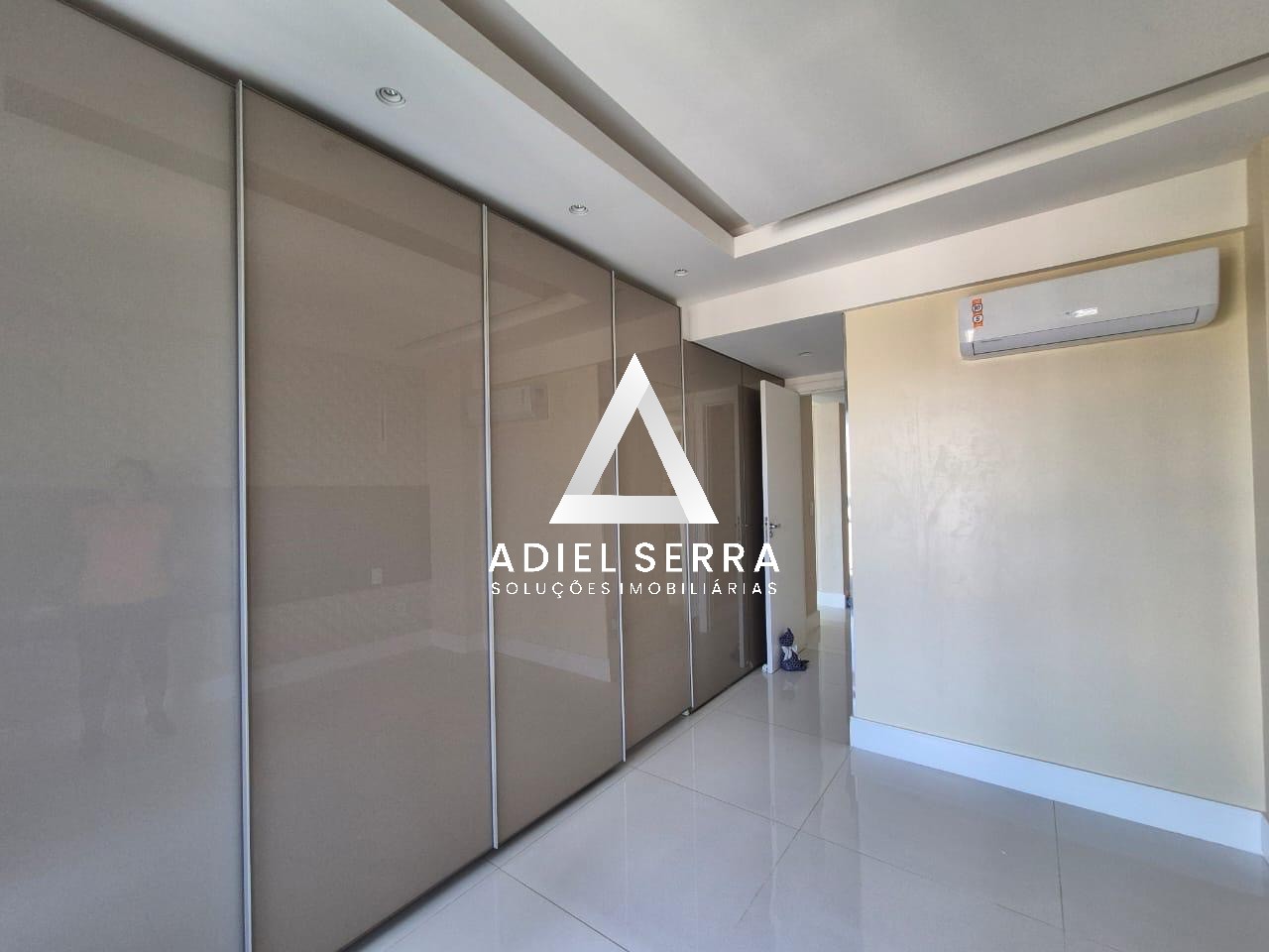 Apartamento - Caminho das árvores