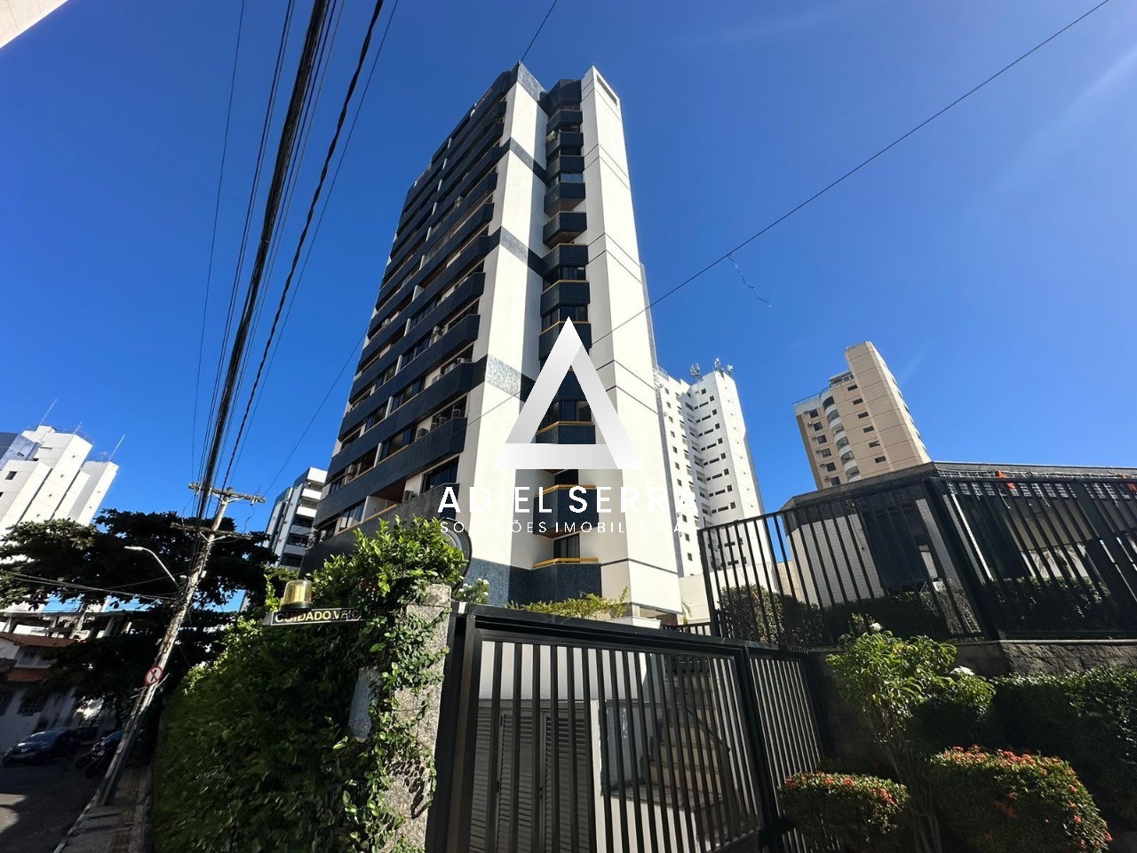 Apartamento - Caminho das árvores