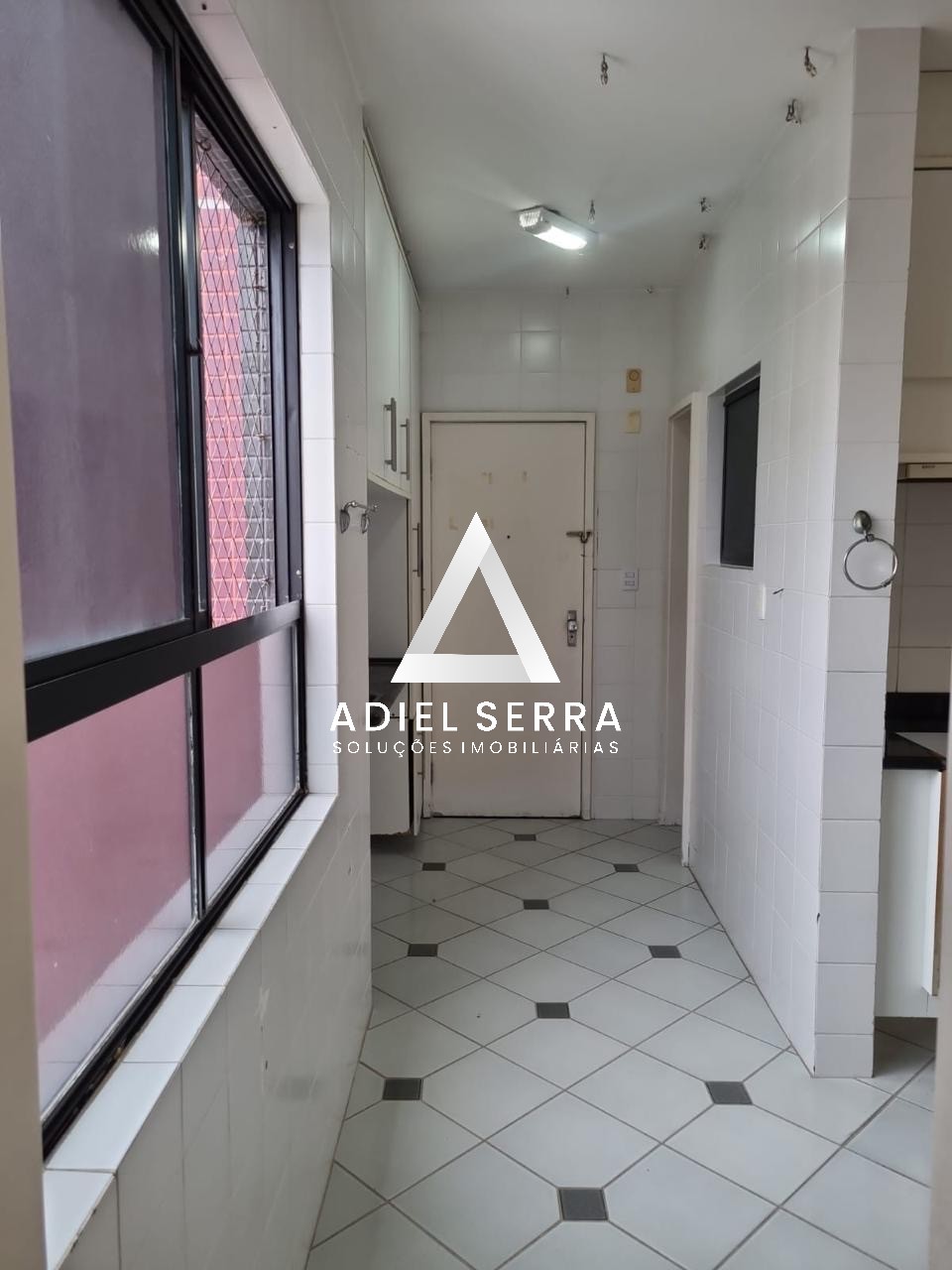 Apartamento - Caminho das árvores