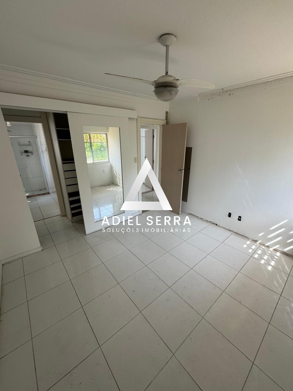 Apartamento - Caminho das árvores