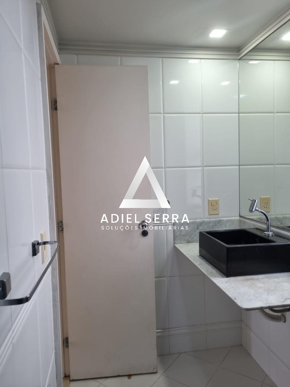 Apartamento - Caminho das árvores