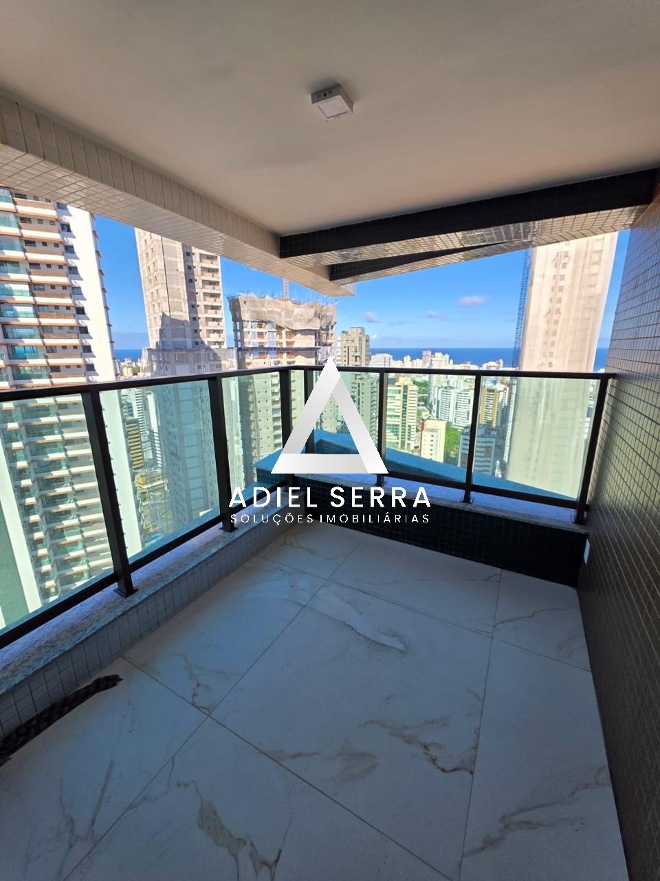 Apartamento - Caminho das árvores