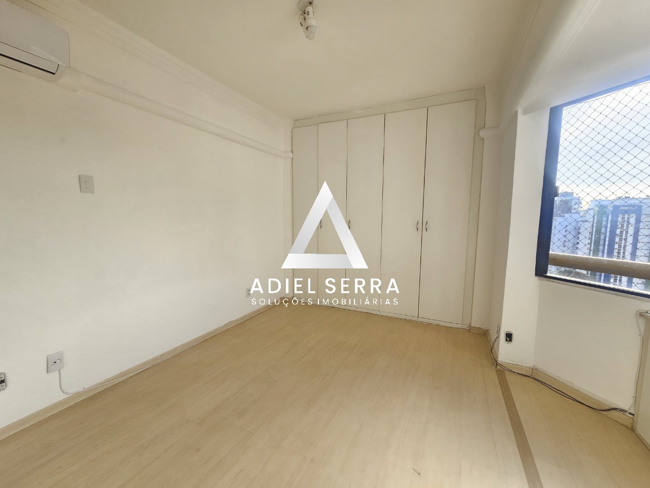 Apartamento - Caminho das árvores