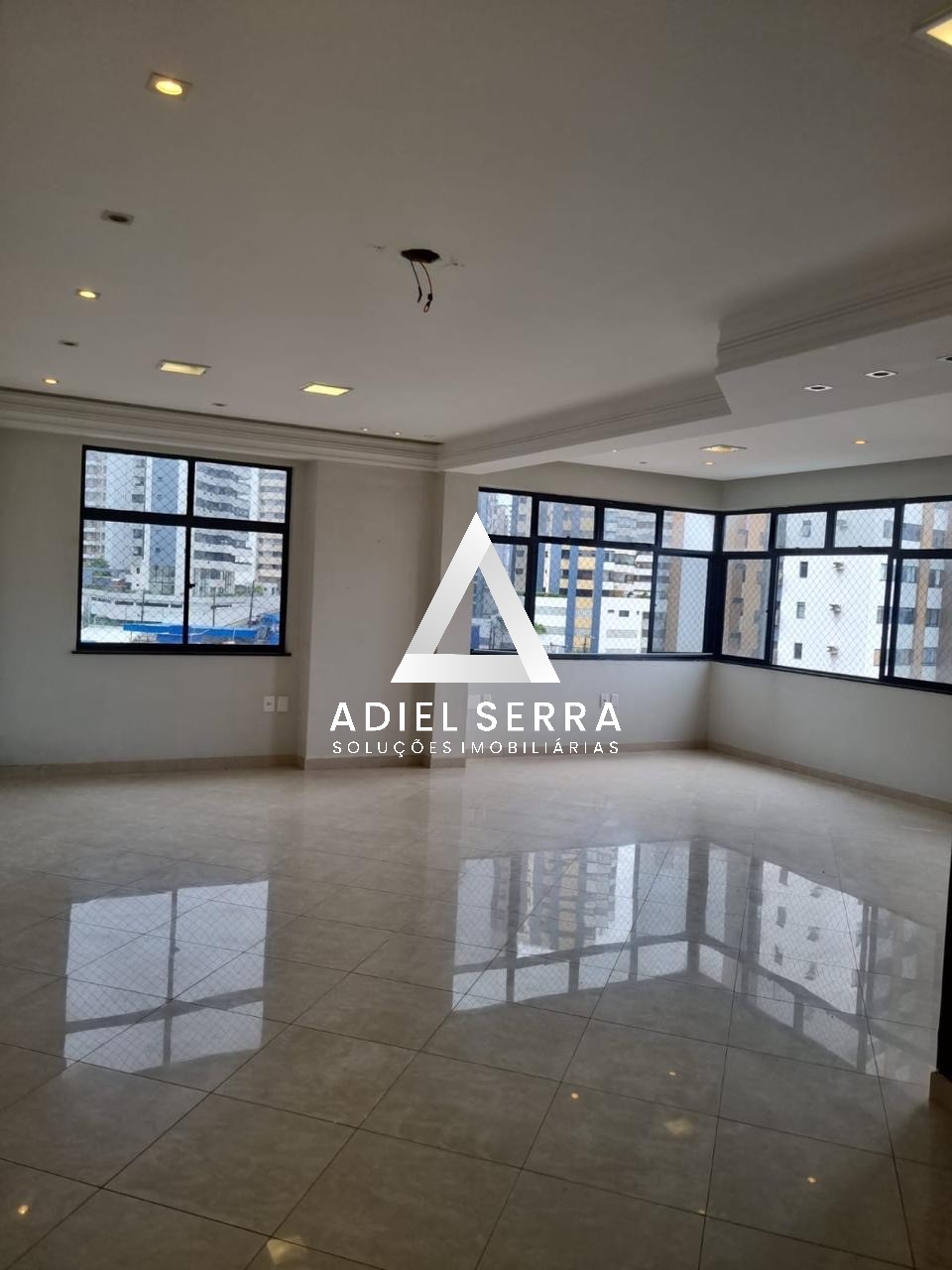 Apartamento - Caminho das árvores