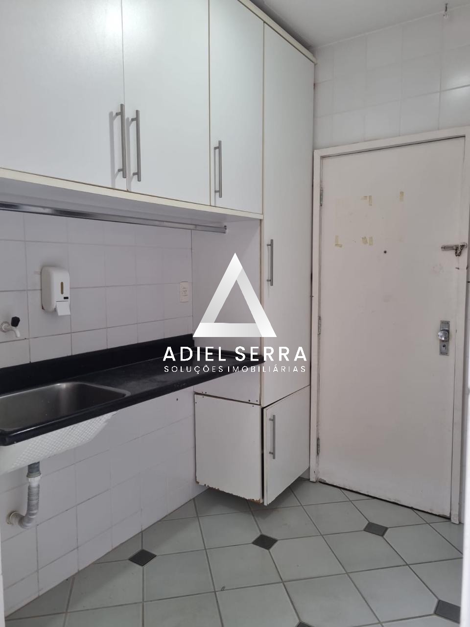 Apartamento - Caminho das árvores