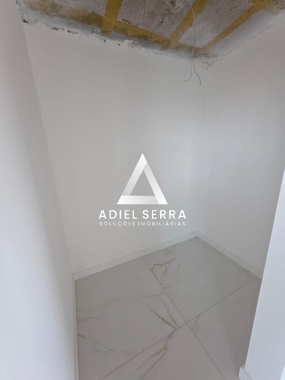 Apartamento - Caminho das árvores