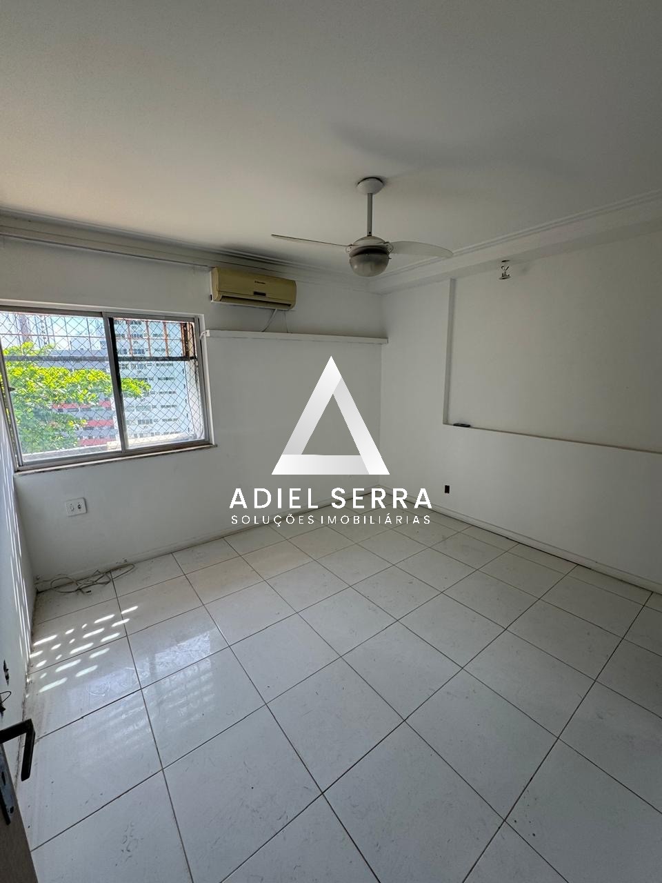 Apartamento - Caminho das árvores