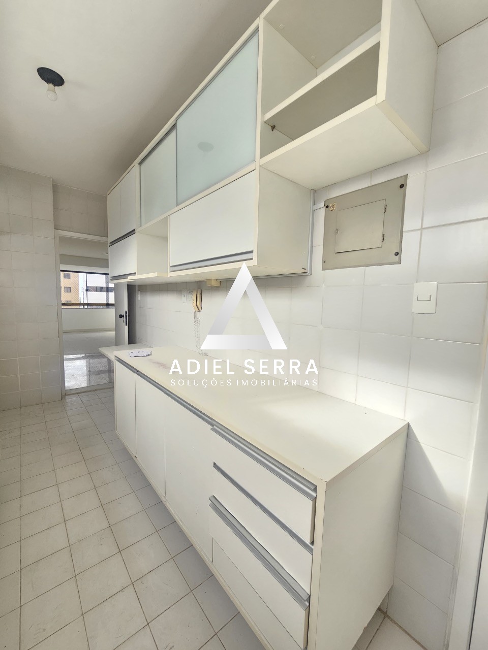 Apartamento - Caminho das árvores