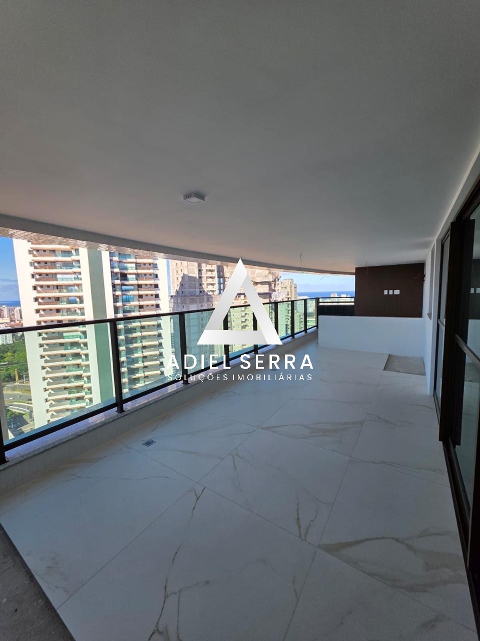 Apartamento - Caminho das árvores