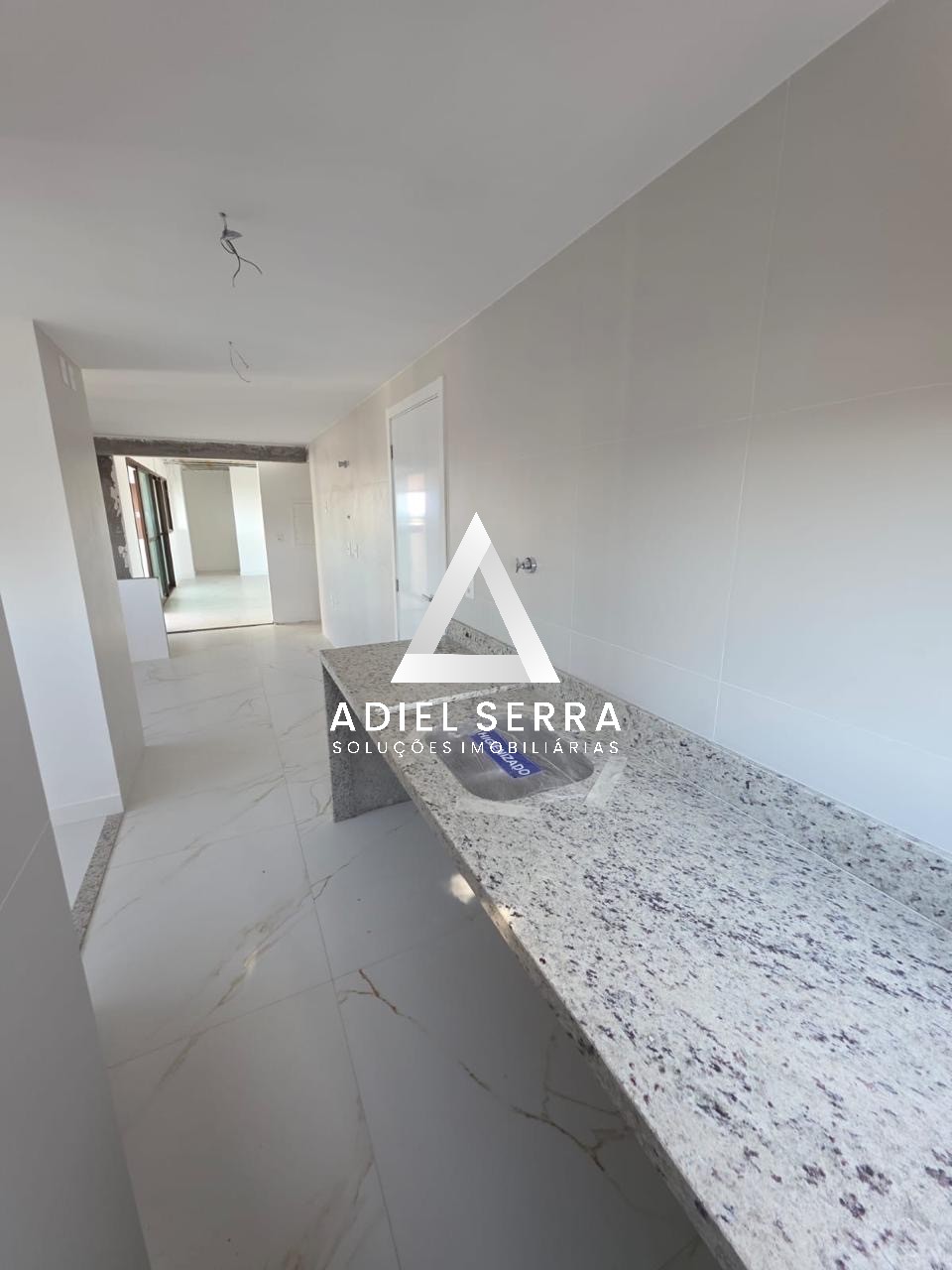 Apartamento - Caminho das árvores